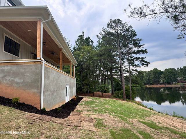 16 Overpeck Lane, Pinehurst, NC 28374