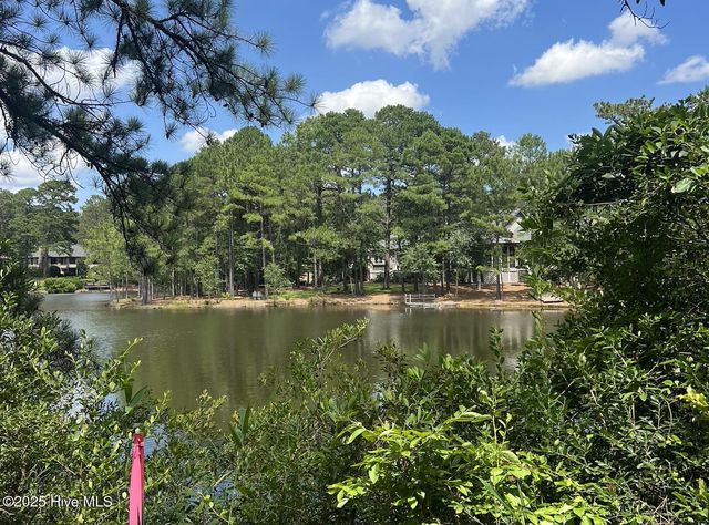 16 Overpeck Lane, Pinehurst, NC 28374
