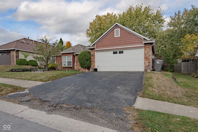 7648 Trophy Club Drive S, Indianapolis, IN 46214