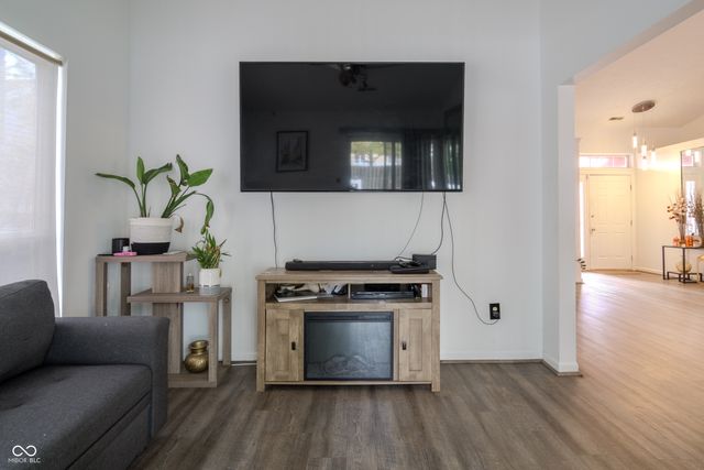 7648 Trophy Club Drive S, Indianapolis, IN 46214