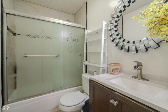 7648 Trophy Club Drive S, Indianapolis, IN 46214