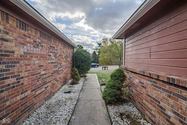 7648 Trophy Club Drive S, Indianapolis, IN 46214