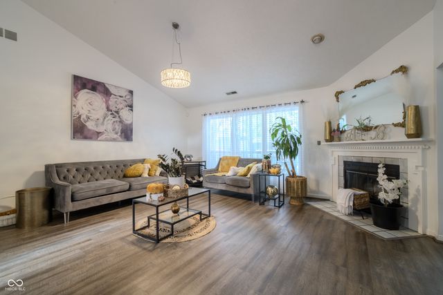 7648 Trophy Club Drive S, Indianapolis, IN 46214