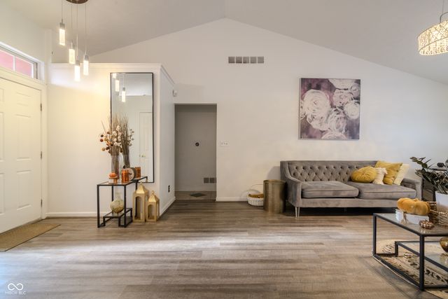 7648 Trophy Club Drive S, Indianapolis, IN 46214