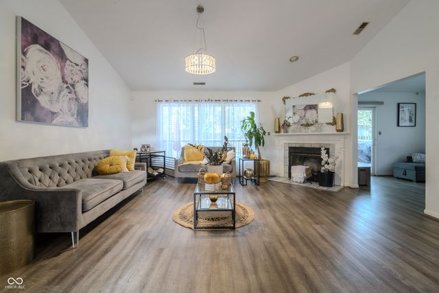 7648 Trophy Club Drive S, Indianapolis, IN 46214