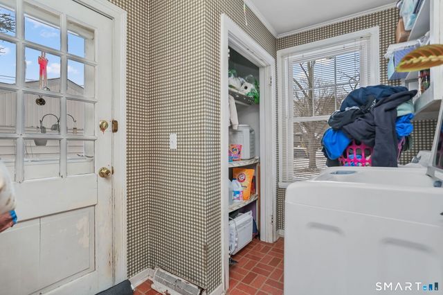 877 White Plains Road, Trumbull, CT 06611