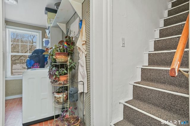 877 White Plains Road, Trumbull, CT 06611