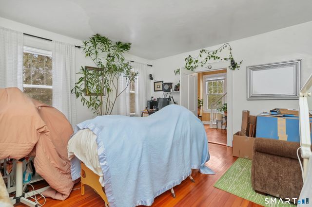 877 White Plains Road, Trumbull, CT 06611