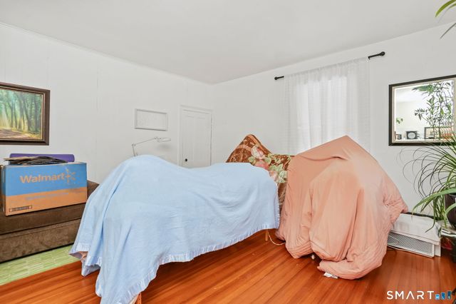 877 White Plains Road, Trumbull, CT 06611