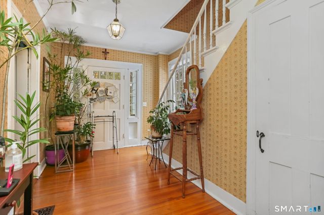 877 White Plains Road, Trumbull, CT 06611