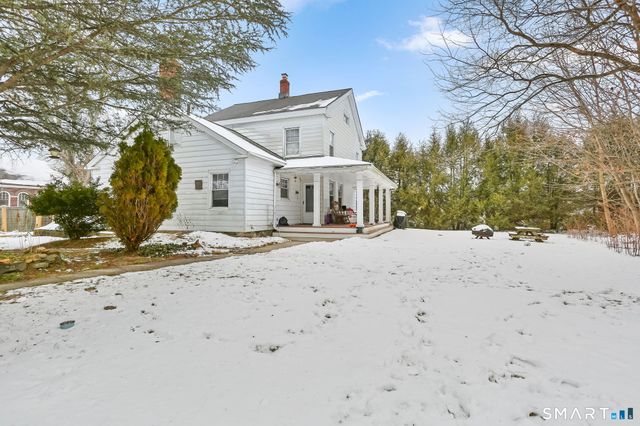 877 White Plains Road, Trumbull, CT 06611