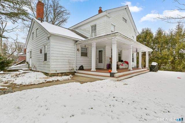 877 White Plains Road, Trumbull, CT 06611