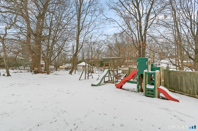 877 White Plains Road, Trumbull, CT 06611