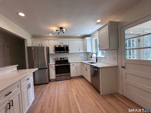 10 Indian Hill Road, North Branford, CT 06472