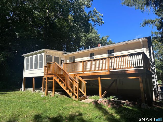 10 Indian Hill Road, North Branford, CT 06472