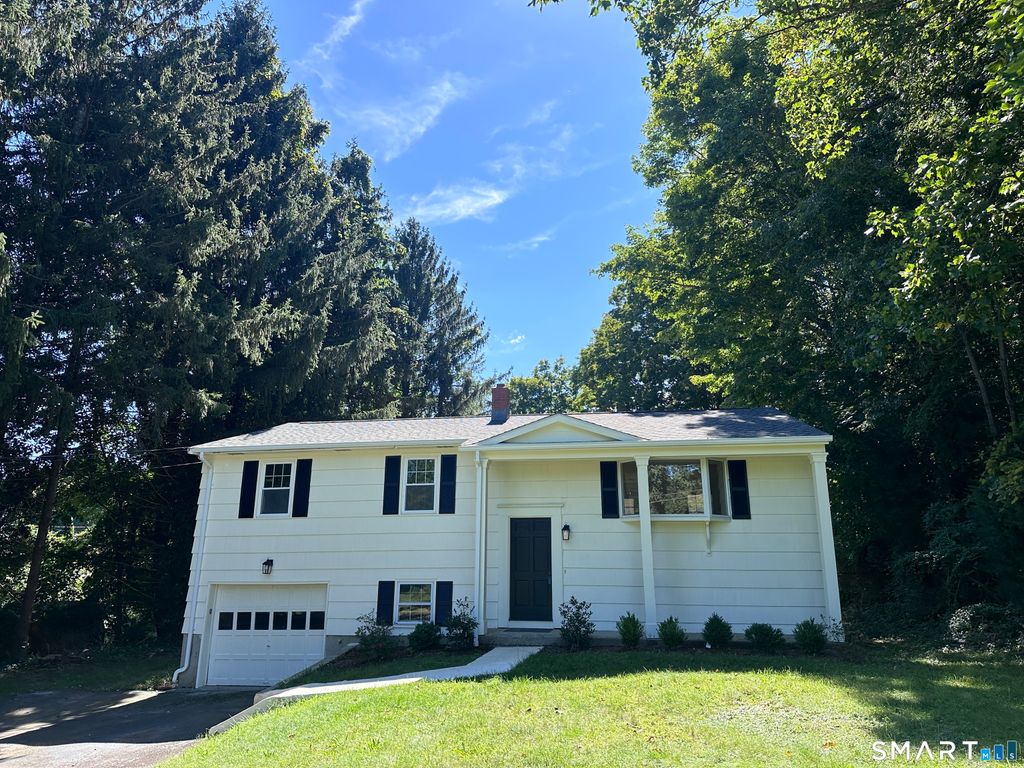 10 Indian Hill Road, North Branford, CT 06472