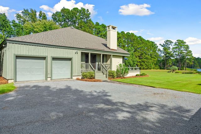 1554 Pinopolis Road, Moncks Corner, SC 29461
