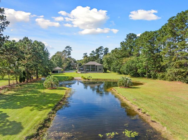 1554 Pinopolis Road, Moncks Corner, SC 29461
