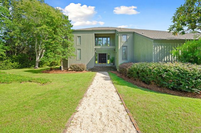 1554 Pinopolis Road, Moncks Corner, SC 29461