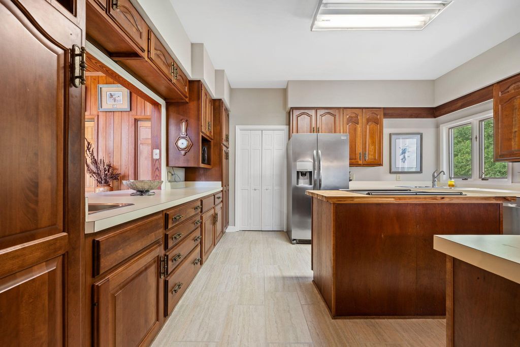 Image 11 of property listing at 1554 Pinopolis Road, Moncks Corner, SC 29461