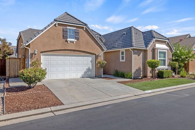 3825 Chessa Lane, Clovis, CA 93619