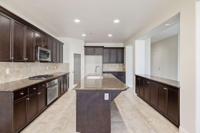 3825 Chessa Lane, Clovis, CA 93619