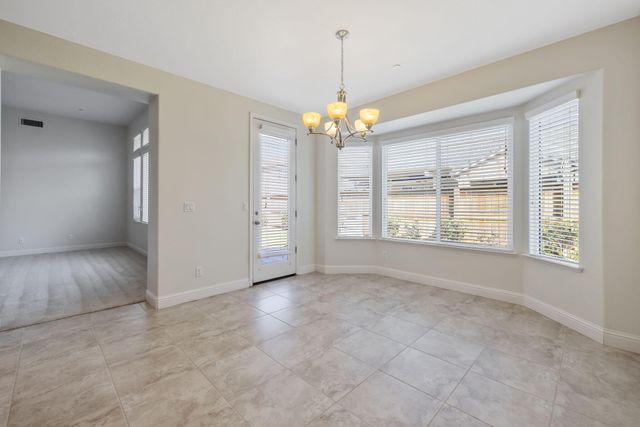 3825 Chessa Lane, Clovis, CA 93619