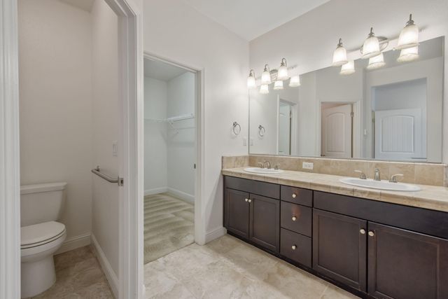 3825 Chessa Lane, Clovis, CA 93619