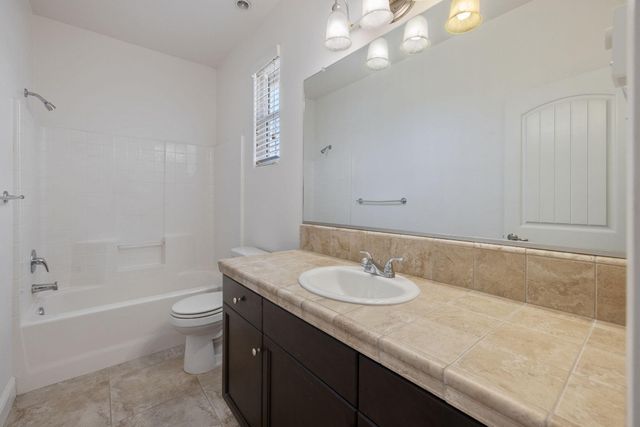 3825 Chessa Lane, Clovis, CA 93619