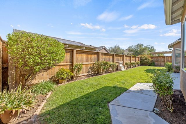 3825 Chessa Lane, Clovis, CA 93619