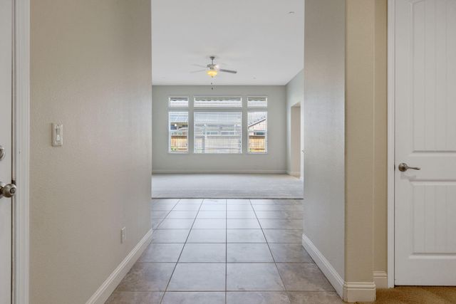 3825 Chessa Lane, Clovis, CA 93619