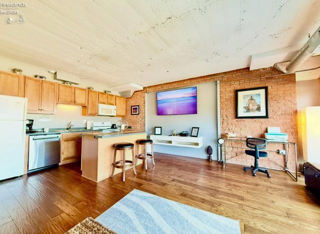 401 W Shoreline Dr Unit 109, Sandusky, OH 44870