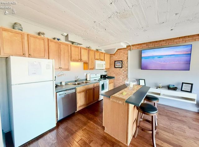 401 W Shoreline Dr Unit 109, Sandusky, OH 44870