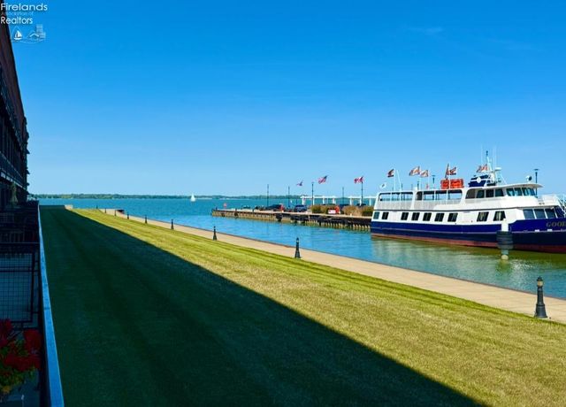 401 W Shoreline Dr Unit 109, Sandusky, OH 44870