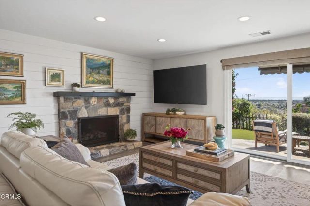 2456 Sherwood Drive, Ventura, CA 93001