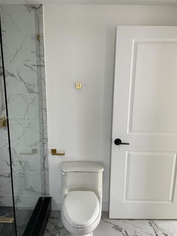 170 SE 14th St 3005, Miami, FL 33131