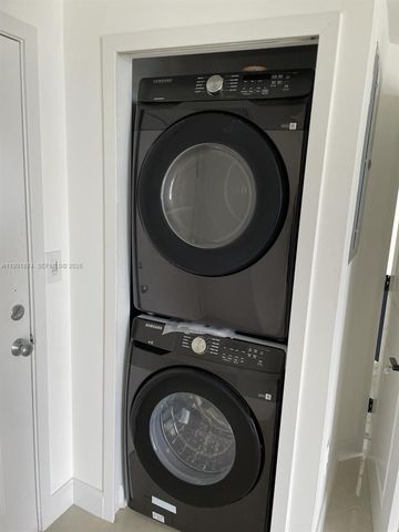 170 SE 14th St 3005, Miami, FL 33131