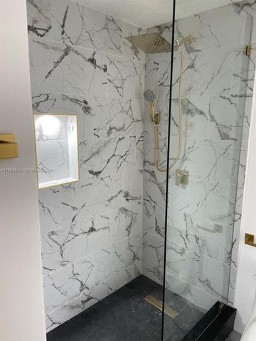 170 SE 14th St 3005, Miami, FL 33131