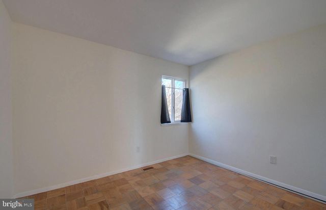 7687 LAYTONIA DR, Gaithersburg, MD 20877