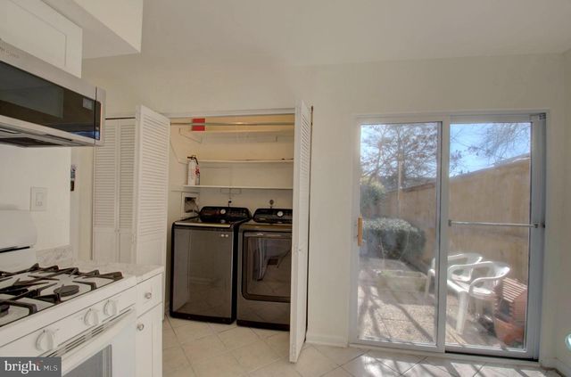 7687 LAYTONIA DR, Gaithersburg, MD 20877