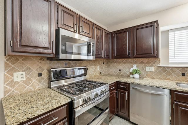 3802 Virginia Pine Circle, Carrollton, TX 75007