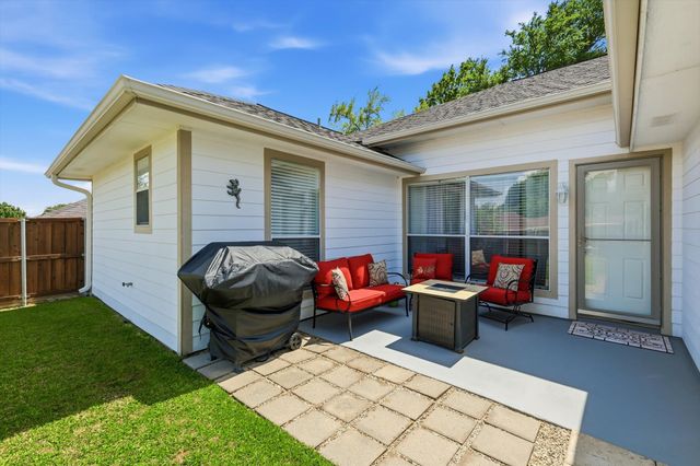 3802 Virginia Pine Circle, Carrollton, TX 75007