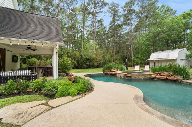 36 Wind River Drive, Conroe, TX 77384