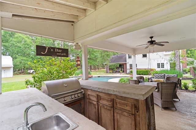 36 Wind River Drive, Conroe, TX 77384