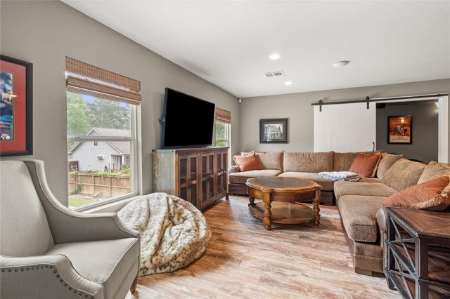 36 Wind River Drive, Conroe, TX 77384