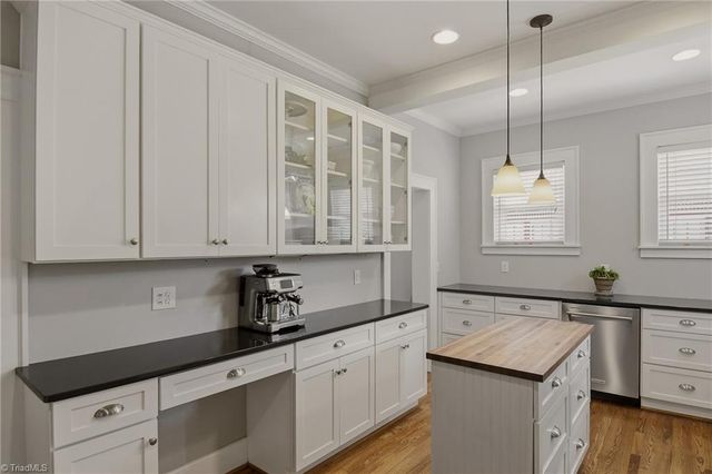 2304 Elizabeth Avenue, Winston-salem, NC 27103