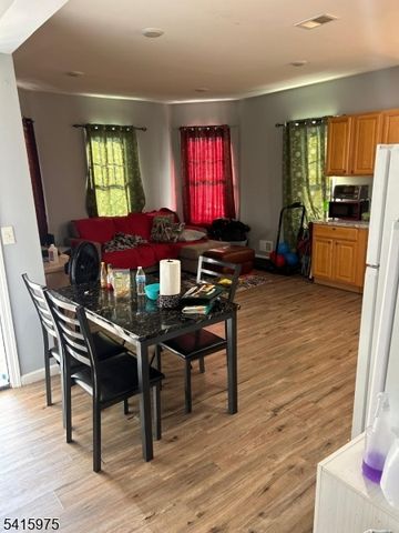 421 Magie Ave, Elizabeth City, NJ 07208