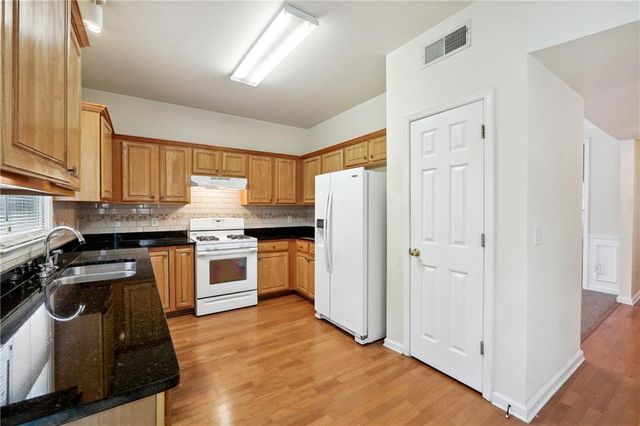 140 Foe Creek Court, Roswell, GA 30076