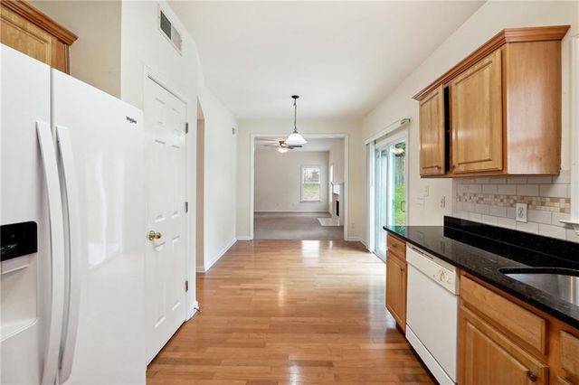 140 Foe Creek Court, Roswell, GA 30076