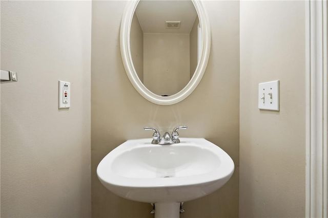 140 Foe Creek Court, Roswell, GA 30076